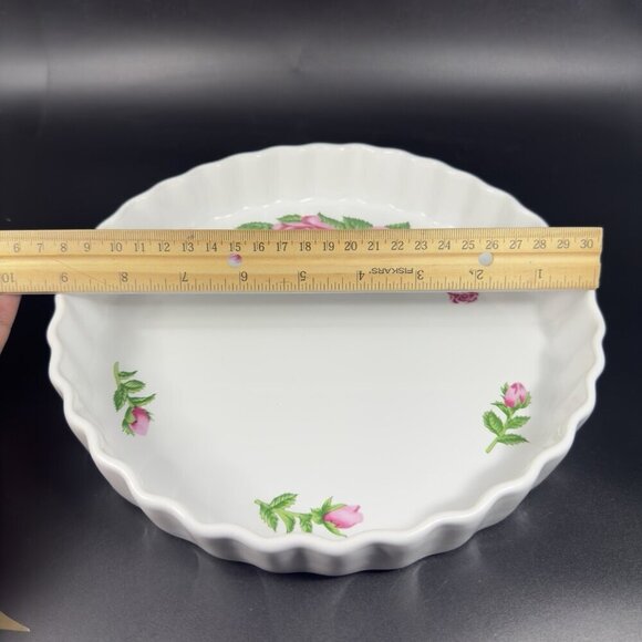 Christineholm Porcelain Rose Pattern Quiche Scalloped Baking Dish Ceramic VTG - Picture 4 of 13